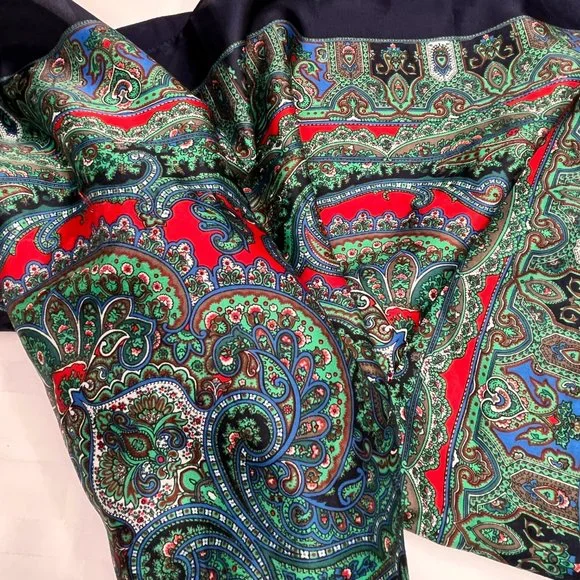 โค๏ธ Italian Paisley Scarf โ The Rack Collection - Picture 3 of 16